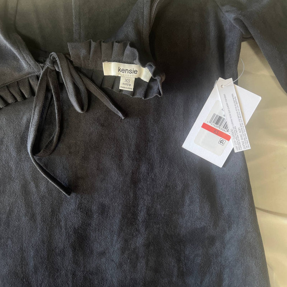 𝅺kensie Peekaboo Shoulder Tunic Dress - Picture 9 of 12